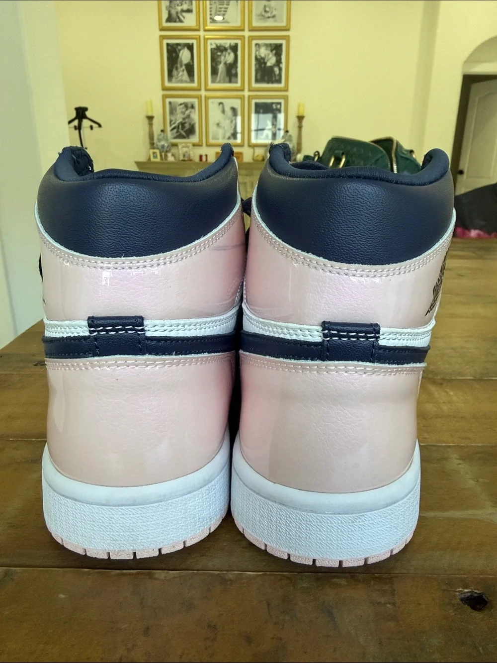 Air Jordan 1 Retro High OG SE Sneakers with Navy and light pink Patent Leather
